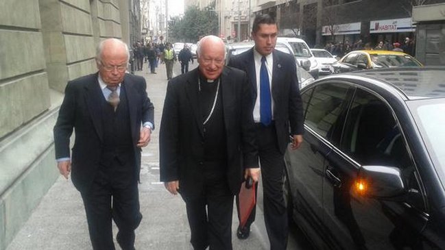 Caso Karadima: Querellantes participaron en nueva audiencia de conciliación