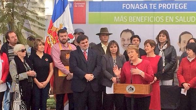 Bachelet anuncia beneficio para trabajadores independientes en Fonasa
