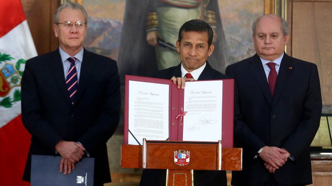 Perú presentó nuevo mapa que cambia frontera terrestre con Chile