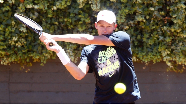 Nicolás Jarry estuvo intratable en su debut en el Futuro 8 de Brasil Nicolás Jarry estuvo intratable en su debut en el Futuro 8 de Brasil