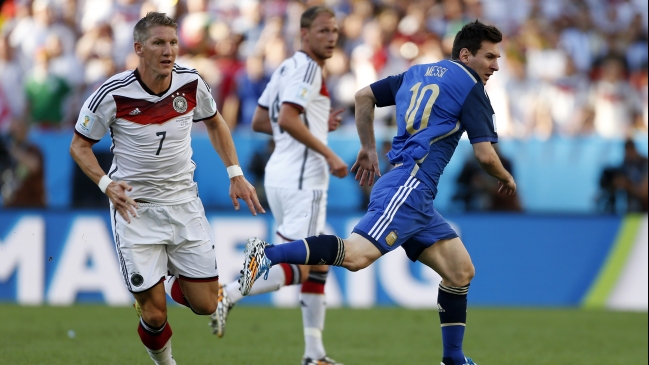 Bastian Schweinsteiger es el nuevo capitán de la selección alemana Bastian Schweinsteiger es el nuevo capitán de la selección alemana