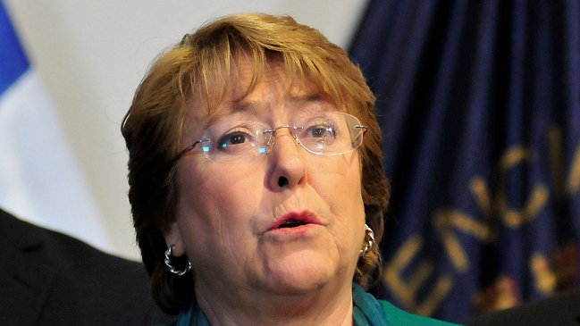 Encuesta Adimark: Aprobación a Michelle Bachelet bajó a 49 por ciento