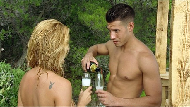 Reality español lleva parejas desnudas a una isla desierta