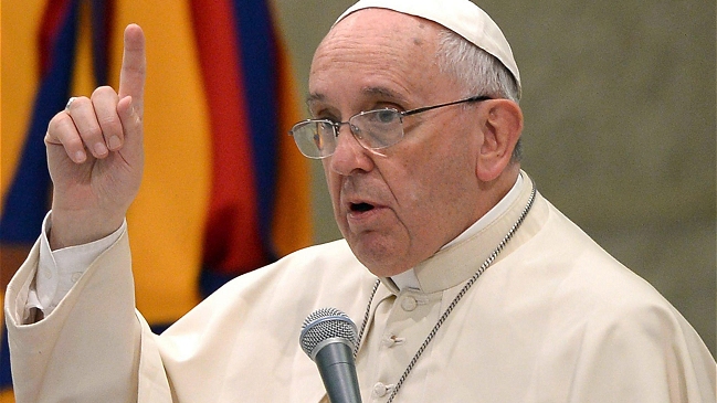 Papa Francisco llamó por teléfono a joven español víctima de abusos sexuales