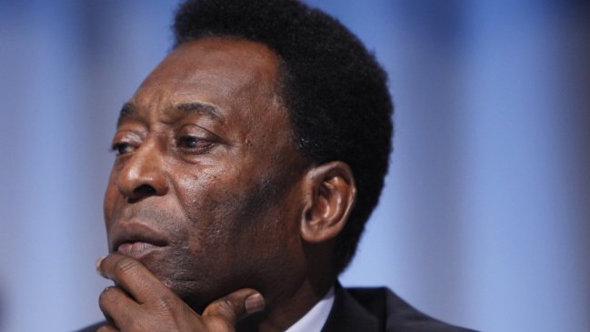 Pelé fue trasladado a la unidad de cuidados intensivos Pelé fue trasladado a la unidad de cuidados intensivos