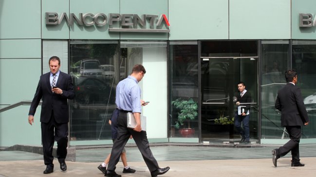 Lavín y Délano anunciaron su salida del directorio de cuatro empresas Penta Lavín y Délano anunciaron su salida del directorio de cuatro empresas Penta