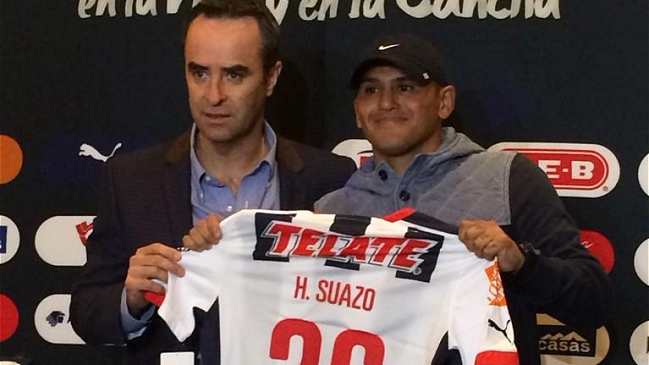 Humberto Suazo explica su situación en Monterrey