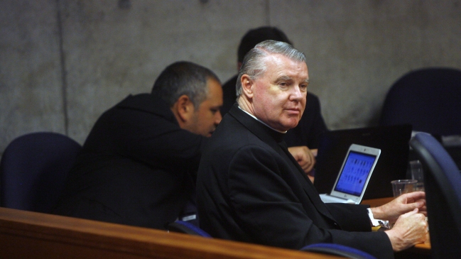 Cámara aprobó revocar nacionalidad por gracia a sacerdote O'Reilly Cámara aprobó revocar nacionalidad por gracia a sacerdote O'Reilly