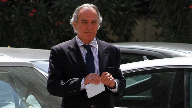 Ex senador Carlos Bombal declaró por dos horas en caso Penta Ex senador Carlos Bombal declaró por dos horas en caso Penta