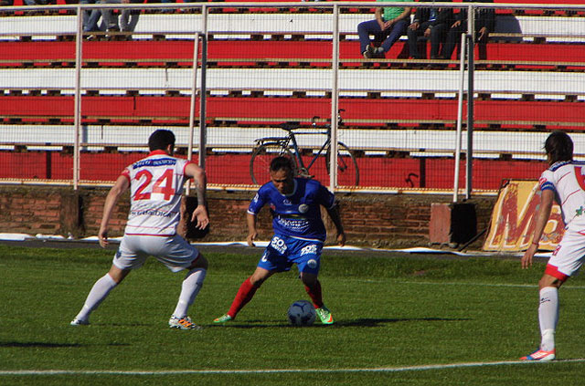 Deportes Valdivia venció en calidad de local a Linares Deportes Valdivia venció en calidad de local a Linares