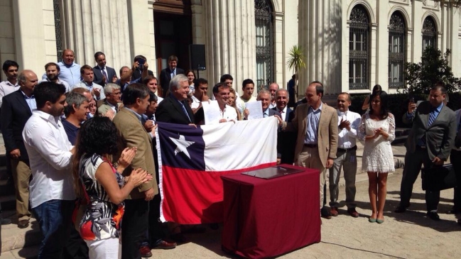 Partidos de derecha firmaron acuerdo para crear nuevo referente político Partidos de derecha firmaron acuerdo para crear nuevo referente político