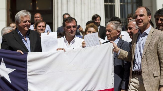 Encuesta Adimark: Caso Penta lleva a la Alianza a su peor evaluación histórica