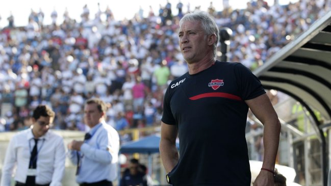 Ivo Basay dejó de ser el entrenador de Ñublense Ivo Basay dejó de ser el entrenador de Ñublense