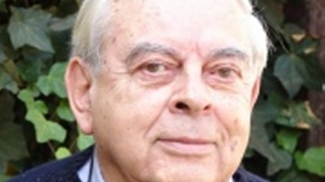 Ex capellán de La Moneda: Es legítimo pedir la renuncia de Juan Barros