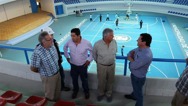 Este fin de semana el Coliseo Monumental La Tortuga de Talcahuano reabrió sus puertas e inició la marcha blanca a la espera de su reinauguración. El recinto, que estaba siendo remodelado, cuenta con 5.266 butacas, una nueva cancha de más de 1.000 metros cuadrados, entre otros elementos que lo modernizan. Este fin de semana el Coliseo Monumental La Tortuga de Talcahuano reabrió sus puertas e inició la marcha blanca a la espera de su reinauguración. El recinto, que estaba siendo remodelado, cuenta con 5.266 butacas, una nueva cancha de más de 1.000 metros cuadrados, entre otros elementos que lo modernizan.