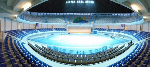 Este fin de semana el Coliseo Monumental La Tortuga de Talcahuano reabrió sus puertas e inició la marcha blanca a la espera de su reinauguración. El recinto, que estaba siendo remodelado, cuenta con 5.266 butacas, una nueva cancha de más de 1.000 metros cuadrados, entre otros elementos que lo modernizan. Este fin de semana el Coliseo Monumental La Tortuga de Talcahuano reabrió sus puertas e inició la marcha blanca a la espera de su reinauguración. El recinto, que estaba siendo remodelado, cuenta con 5.266 butacas, una nueva cancha de más de 1.000 metros cuadrados, entre otros elementos que lo modernizan.