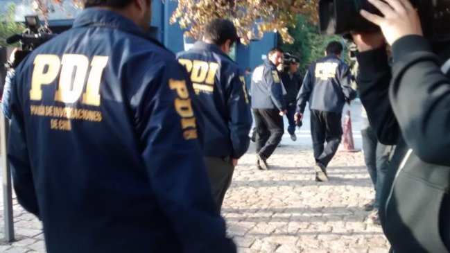 PDI allanó inmuebles municipales de Maipú y Cerro Navia PDI allanó inmuebles municipales de Maipú y Cerro Navia