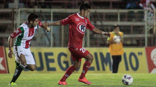 Unión La Calera venció sin mayores problemas a Palestino Unión La Calera venció sin mayores problemas a Palestino