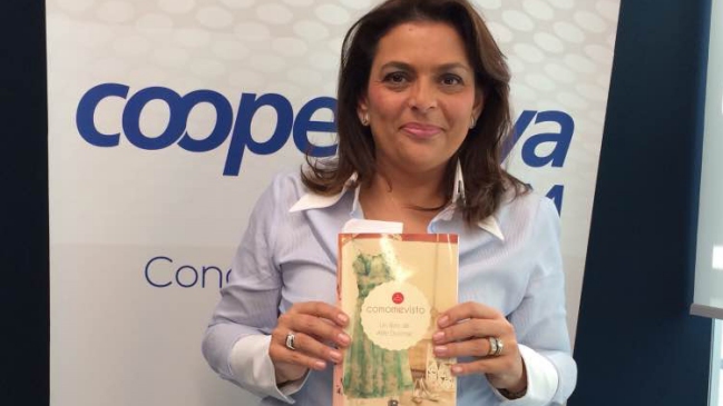 Afife Docman presentó su libro Afife Docman presentó su libro