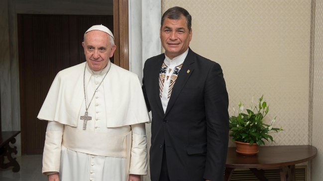 Papa Francisco recibió a Rafael Correa para ultimar detalles de visita a Ecuador Papa Francisco recibió a Rafael Correa para ultimar detalles de visita a Ecuador