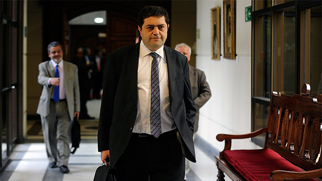 Director del SII se inhabilitó en caso Martelli