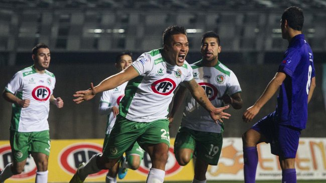 Deportes Puerto Montt ascendió a la Primera B tras golear a San Antonio Unido Deportes Puerto Montt ascendió a la Primera B tras golear a San Antonio Unido