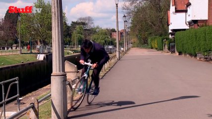 Conoce como funciona el novedoso airbag para ciclistas