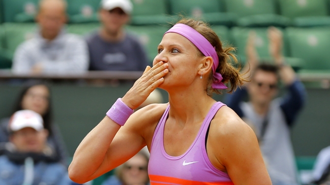 Safarova sorprendió en Roland Garros y dejó en el camino a Sharapova Safarova sorprendió en Roland Garros y dejó en el camino a Sharapova