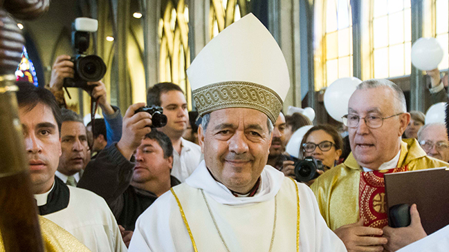 Obispo llamó a Barros a renunciar antes de que el papa se lo pida