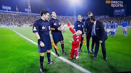   El divertido momento en que un menor le mostró tarjeta roja a Enrique Osses 