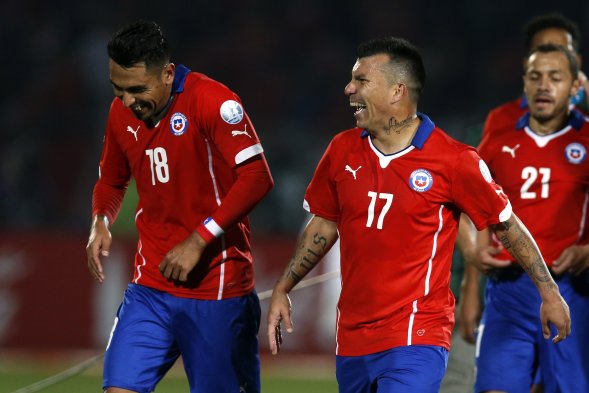 La selección chilena tuvo una sólida actuación, imponiéndose por 5-0 sobre Bolivia, resultado que le sirvió para ganar el Grupo A de la Copa América de Chile 2015. La selección chilena tuvo una sólida actuación, imponiéndose por 5-0 sobre Bolivia, resultado que le sirvió para ganar el Grupo A de la Copa América de Chile 2015.