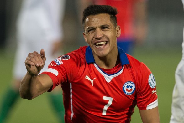 La selección chilena tuvo una sólida actuación, imponiéndose por 5-0 sobre Bolivia, resultado que le sirvió para ganar el Grupo A de la Copa América de Chile 2015. La selección chilena tuvo una sólida actuación, imponiéndose por 5-0 sobre Bolivia, resultado que le sirvió para ganar el Grupo A de la Copa América de Chile 2015.