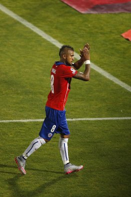 La selección chilena tuvo una sólida actuación, imponiéndose por 5-0 sobre Bolivia, resultado que le sirvió para ganar el Grupo A de la Copa América de Chile 2015. La selección chilena tuvo una sólida actuación, imponiéndose por 5-0 sobre Bolivia, resultado que le sirvió para ganar el Grupo A de la Copa América de Chile 2015.