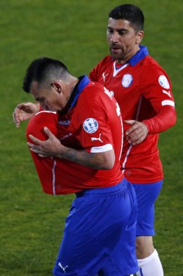 La selección chilena tuvo una sólida actuación, imponiéndose por 5-0 sobre Bolivia, resultado que le sirvió para ganar el Grupo A de la Copa América de Chile 2015. La selección chilena tuvo una sólida actuación, imponiéndose por 5-0 sobre Bolivia, resultado que le sirvió para ganar el Grupo A de la Copa América de Chile 2015.