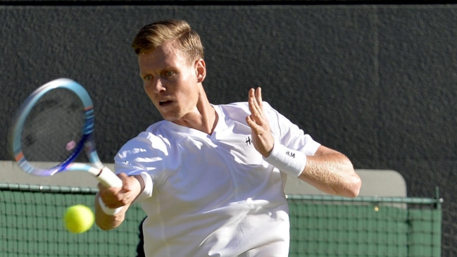 Tomas Berdych venció con mucho esfuerzo a Jeremy Chardy en Wimbledon Tomas Berdych venció con mucho esfuerzo a Jeremy Chardy en Wimbledon