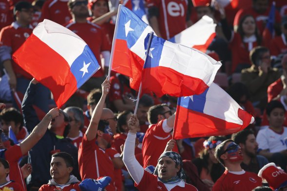 Así luce el Estadio Nacional, en la previa de la final de Copa América que animarán Chile y Argentina. La hinchada chilena se hizo presente, a pesar que hay varios argentinos alentando a la albiceleste. Así luce el Estadio Nacional, en la previa de la final de Copa América que animarán Chile y Argentina. La hinchada chilena se hizo presente, a pesar que hay varios argentinos alentando a la albiceleste.