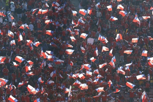 Así luce el Estadio Nacional, en la previa de la final de Copa América que animarán Chile y Argentina. La hinchada chilena se hizo presente, a pesar que hay varios argentinos alentando a la albiceleste. Así luce el Estadio Nacional, en la previa de la final de Copa América que animarán Chile y Argentina. La hinchada chilena se hizo presente, a pesar que hay varios argentinos alentando a la albiceleste.