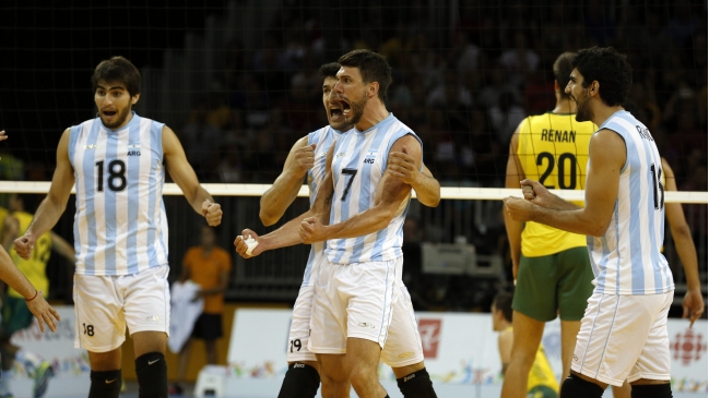 Argentina se impuso a Brasil en la final del voleibol masculino Argentina se impuso a Brasil en la final del voleibol masculino