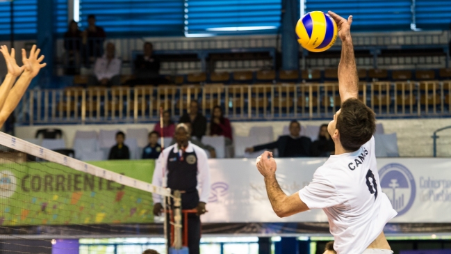 Chile sufrió una nueva caída en el Mundial sub 19 de voleibol y complicó sus opciones Chile sufrió una nueva caída en el Mundial sub 19 de voleibol y complicó sus opciones