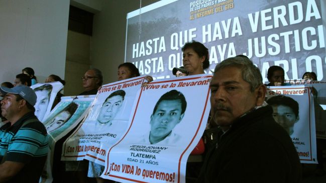 Peña Nieto expresó su disposición para reunirse con padres de los 43 estudiantes