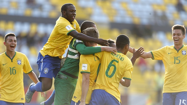 Brasil avanzó con lo justo a cuartos de final del Mundial Sub 17 Brasil avanzó con lo justo a cuartos de final del Mundial Sub 17