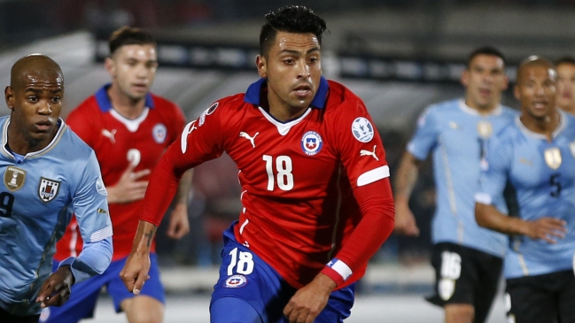 En Uruguay se lanzan con todo contra Jara: El hombre que manejó ebrio y expulsaron de Chile