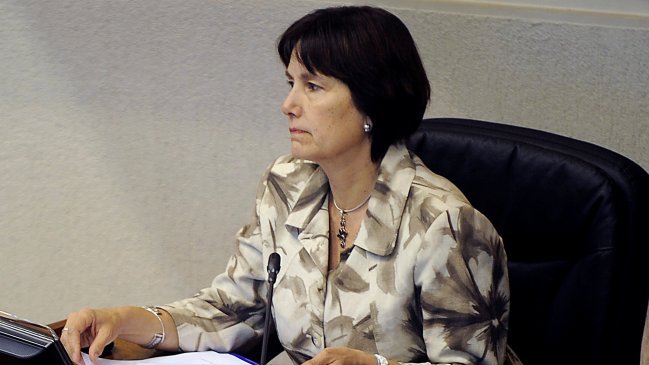 Ministra de Salud fue notificada de la acusación constitucional