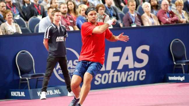 Fernando González abrió con victoria el Champion Tennis de Londres Fernando González abrió con victoria el Champion Tennis de Londres