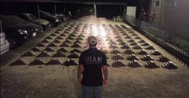 Ecuador: Operativo policial incautó una tonelada y media de cocaína Ecuador: Operativo policial incautó una tonelada y media de cocaína