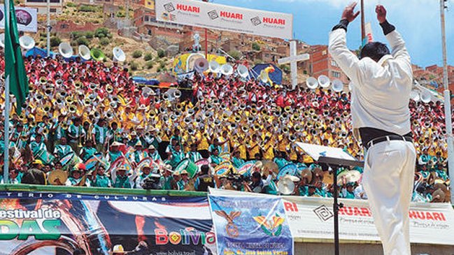 Más de 6 mil músicos bolivianos entonaron canciones sobre la demanda marítima Más de 6 mil músicos bolivianos entonaron canciones sobre la demanda marítima