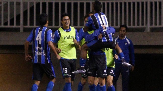 Huachipato se acercó a los primeros lugares del Clausura tras vencer a U. La Calera Huachipato se acercó a los primeros lugares del Clausura tras vencer a U. La Calera