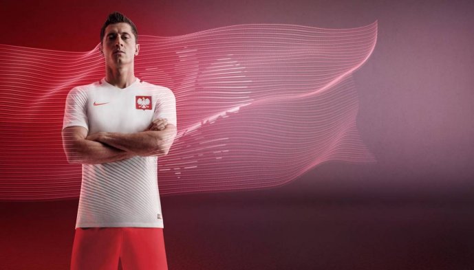 Nike presentó este jueves las nuevas equipaciones para las selecciones nacionales para este 2016, donde se disputará la Copa América y la Eurocopa 2016, junto con los Juegos Olímpicos. Revisa las nuevas camisetas de Brasil, Croacia, Francia, Inglaterra, Polonia, Portugal, Turquía y Estados Unidos. Nike presentó este jueves las nuevas equipaciones para las selecciones nacionales para este 2016, donde se disputará la Copa América y la Eurocopa 2016, junto con los Juegos Olímpicos. Revisa las nuevas camisetas de Brasil, Croacia, Francia, Inglaterra, Polonia, Portugal, Turquía y Estados Unidos.