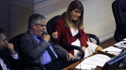   La celebración de Rincón y Eyzaguirre tras el despacho de la reforma laboral 