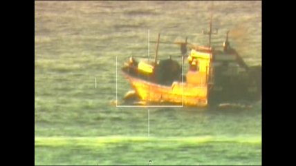 Buque peruano realizaba pesca ilegal en zona exclusiva chilena    Buque peruano realizaba pesca ilegal en zona exclusiva chilena